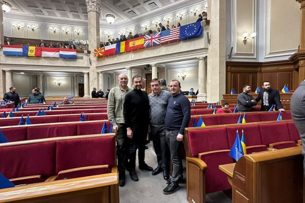 Згадували 24 лютого 2022 року і зустрічали закордонних гостей, які приїхали підтримати Україну в другу річницю війни.