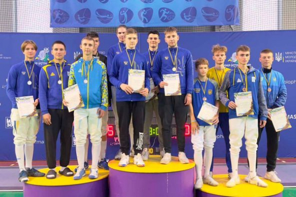 Вихованці КДЮСШ УСО філії «ВП ХАЕС» взяли участь у Чемпіонаті України з фехтування на шаблях серед юніорів