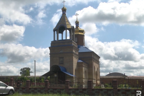  На Гощанщині прихожани української церкви самотужки звели Храм Святого Духа