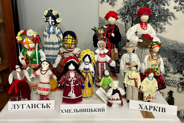 Майстриня Лідія Лапка представила унікальну колекцію ляльок «Ти – душа. Ти – моя Україна»