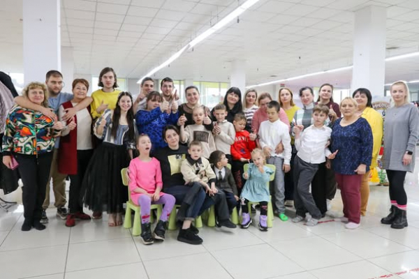 У День захисту дітей працівники транспортного цеху ХАЕС привітали вихованців Центру «Мрія»