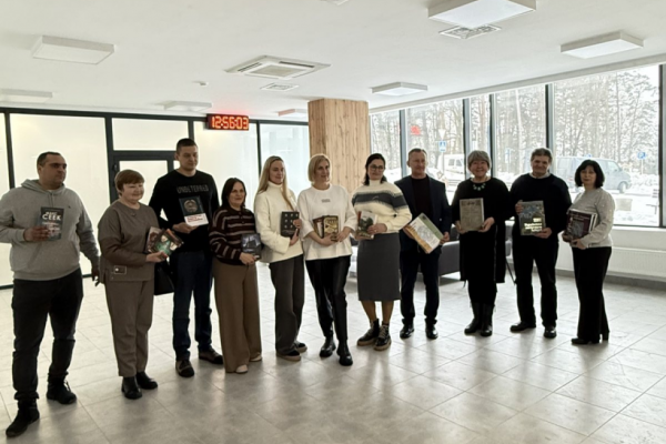 Заклади культури Рівненщини передали майже 500 книг для ветеранів у госпіталь