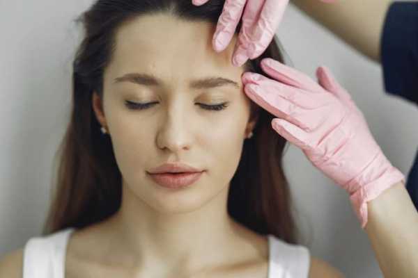 Як підтягнути шкіру без скальпеля: сучасні RF-технології