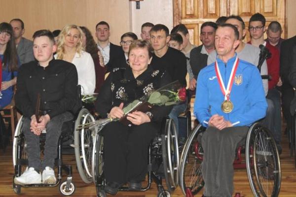 60 спортсменів з інвалідністю Рівненщини та їхні тренери отримали відзнаки