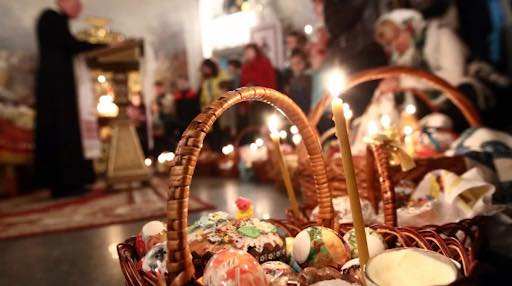 Комендантська година залишиться: чи можна буде освятити кошики у Великодню ніч на Рівненщині