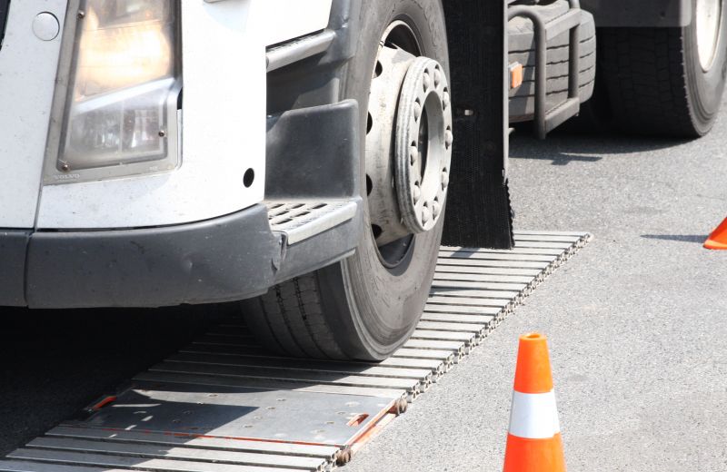 Начальник Рівненської ОВА попереджає водіїв вантажівок: вони також можуть втратити свій транспорт