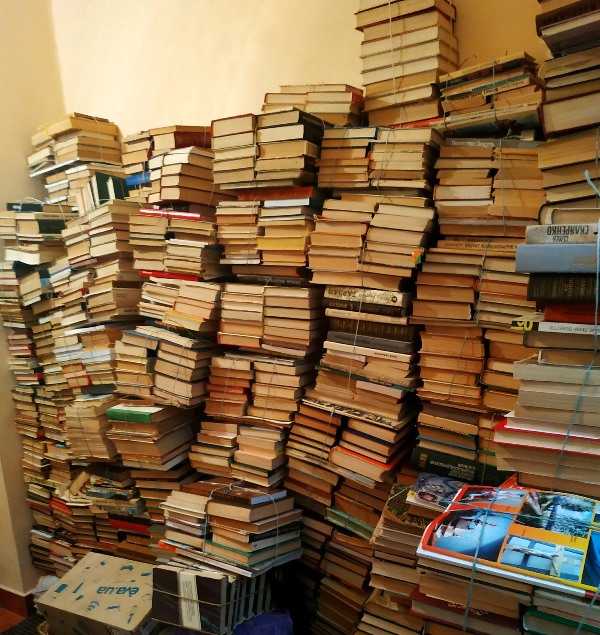 Рівненська обласна бібліотека для молоді зібрала майже тонну російськомовних книг