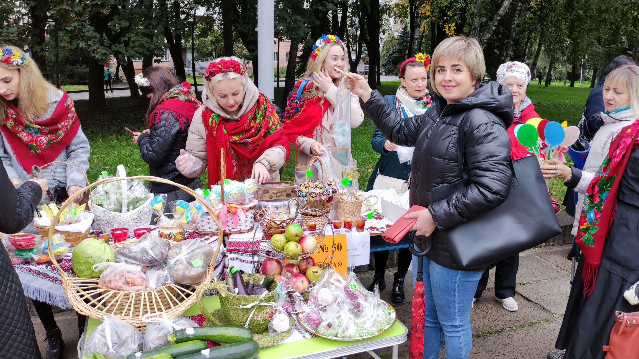 Працівники «Центру пробації» у Рівненській області підтримали збір коштів для потреб ЗСУ