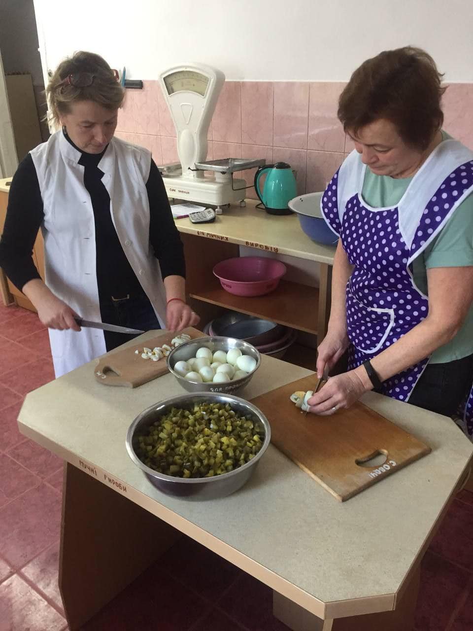 Мешканці Гощанщини приготували для ЗСУ новорічні страви