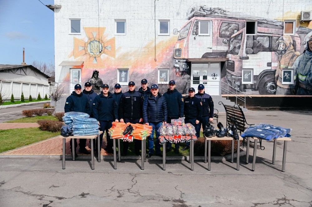Добровільним пожежним командам Рівненської області надали термоодяг (ФОТО)