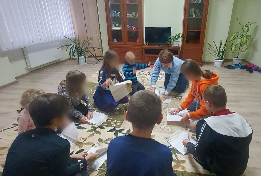 До Рівненської області з Польщі повернулися діти-сироти, які були евакуйовані