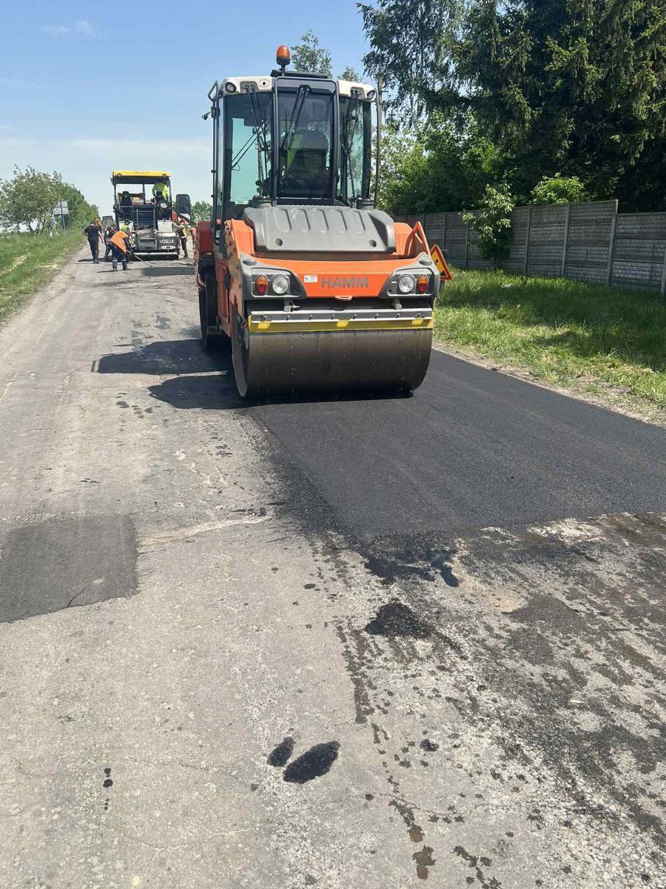 У Рівненській області ремонтують дороги (ФОТО)