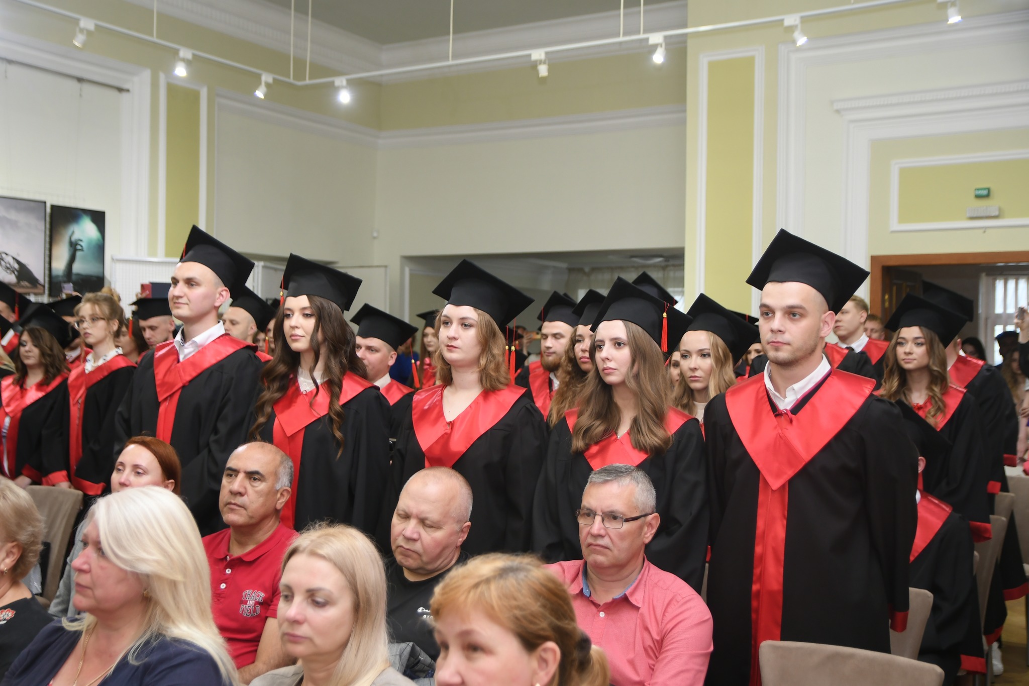 Луганський медичний університет вдруге в Рівному випустив дипломованих фахівців