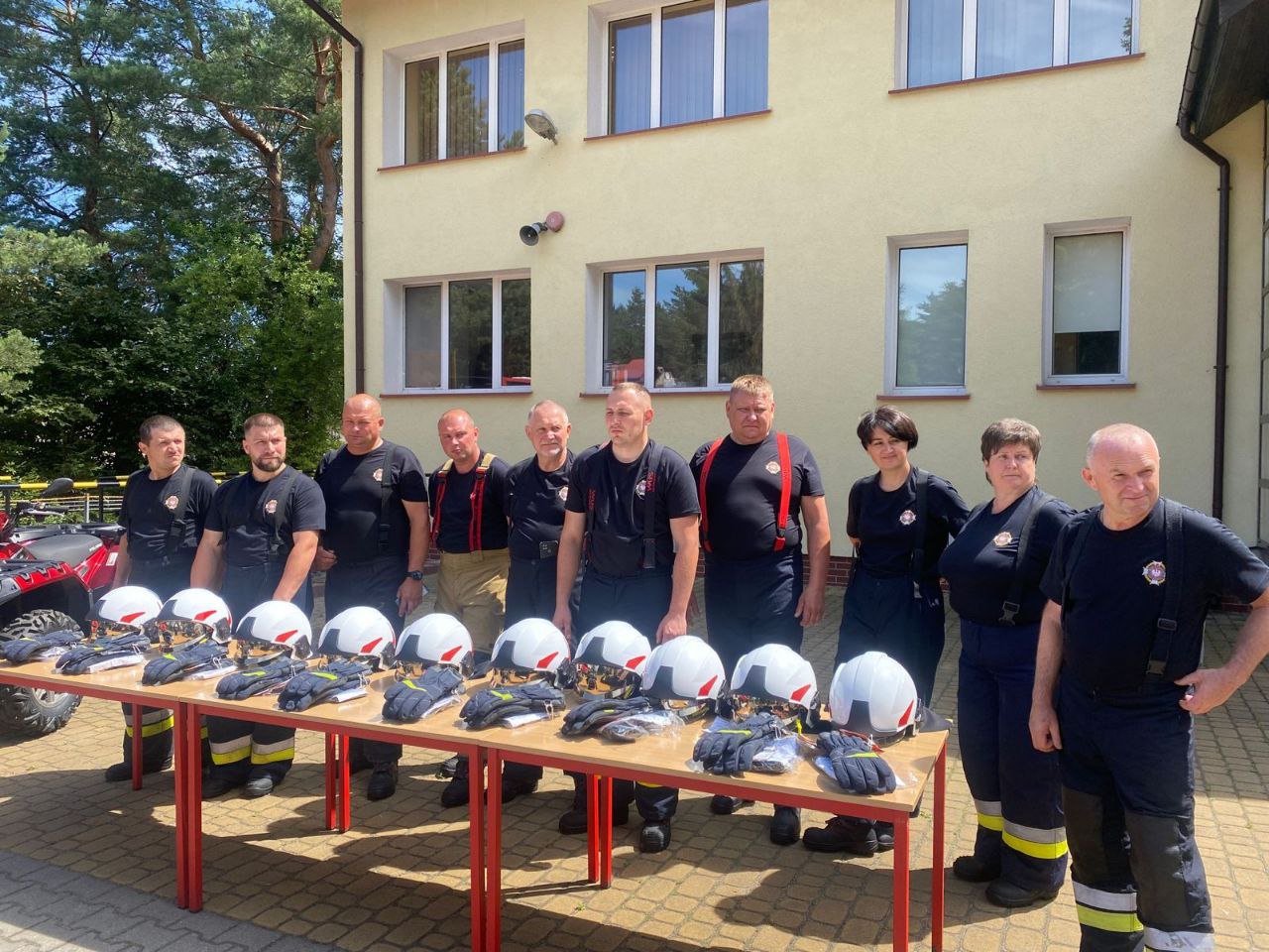 Пожежники-добровольці з рівненських громад відправилися до Польщі вдосконалювати навики