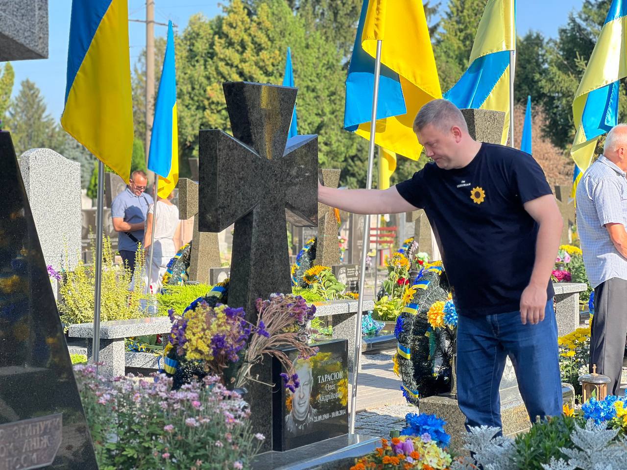 У Рівному вшанували Героїв на День памʼяті загиблих захисників України (ВІДЕО)