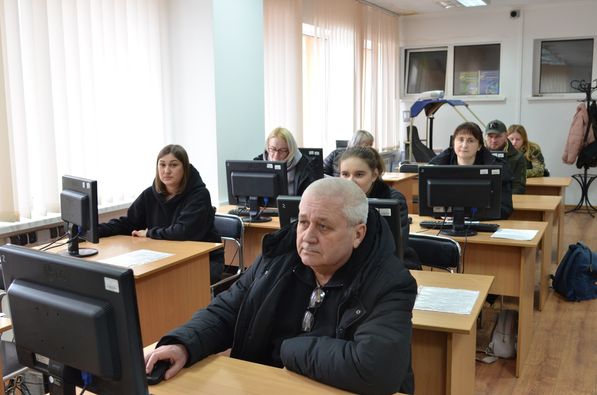 Двадцять два ветерана з Рівненської області опановують нові професії в центрі профтехосвіти