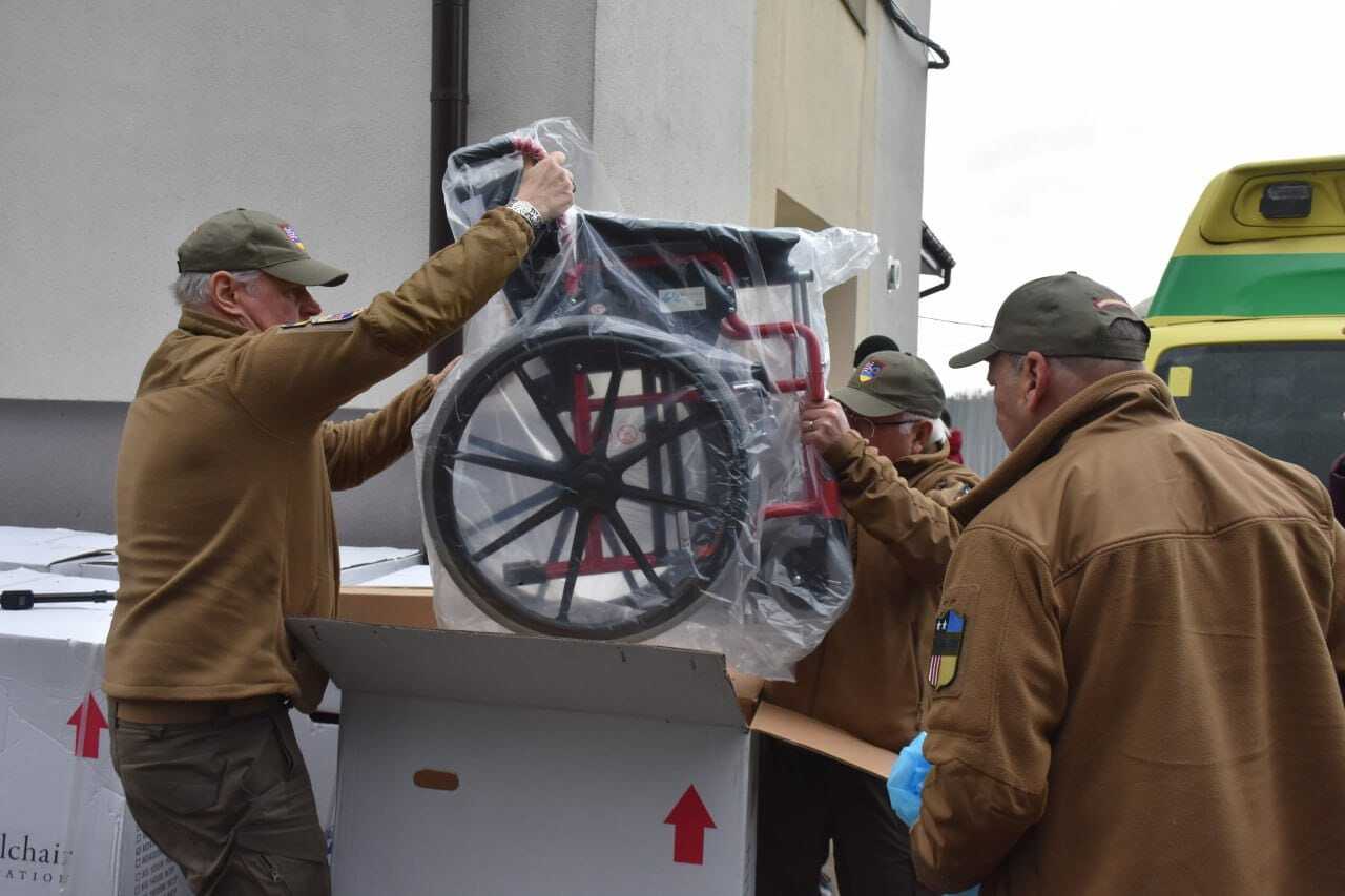 Рівненський госпіталь ветеранів війни отримав 20 крісел колісних (ФОТО)