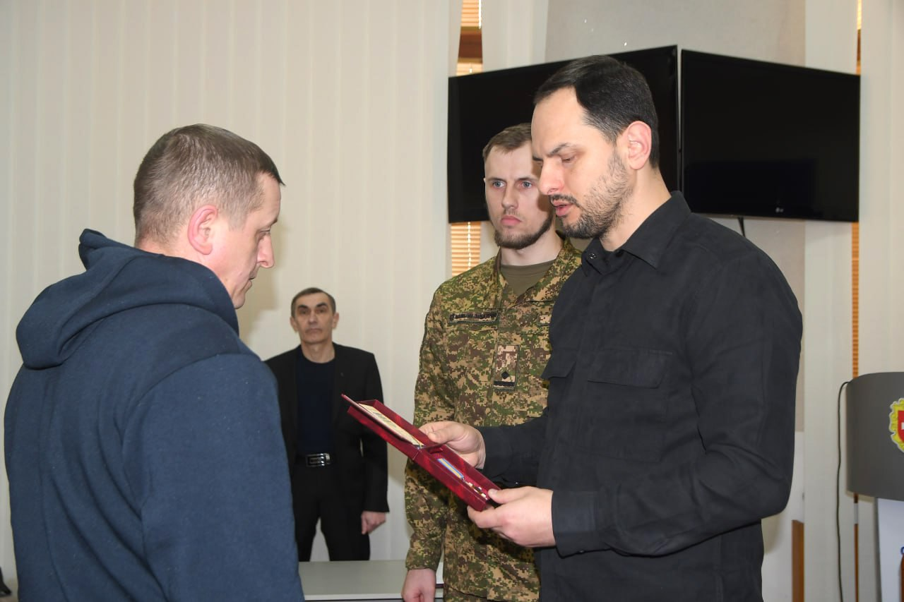 Родини загиблих нацгвардійців із Рівненщини отримали ордени від начальника Рівненської ОВА