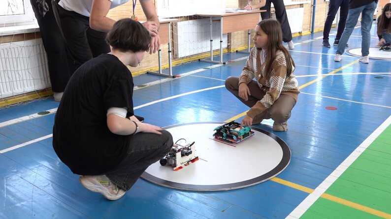 Учні з Рівненщини взяли участь у фестивалі з робототехніки (ФОТО)