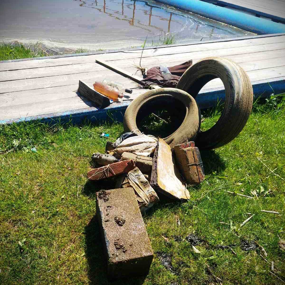 Знаходять скло, цвяхи та шини: як на Рівненщині проходить обстеження водойм (ФОТО/ВІДЕО)