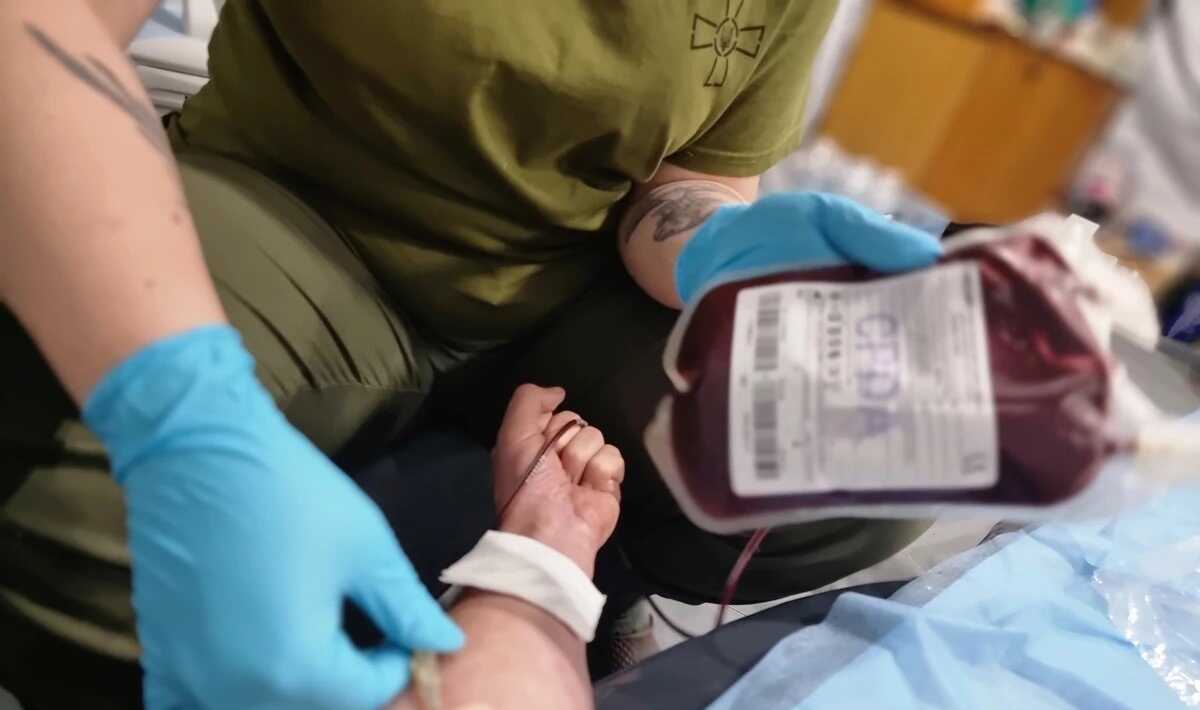 Захисники потребують крові: рівнян закликають ставати донорами