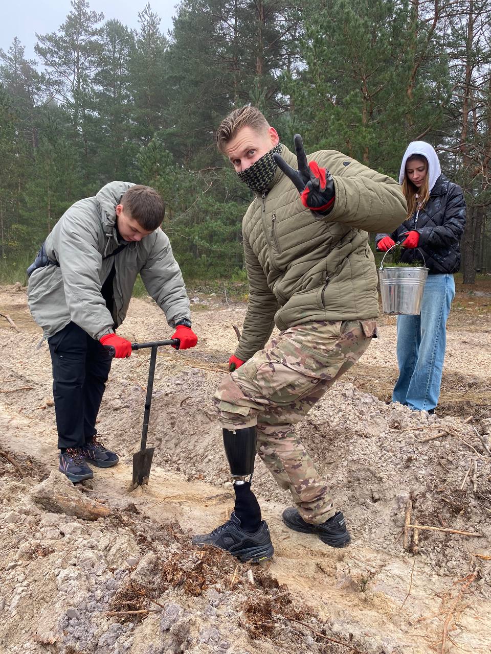 На Рівненщині висаджували дерева – ініціатива Greening of the Planet