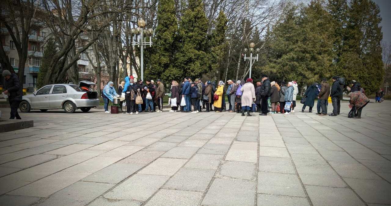 Безкоштовні обіди в центрі Рівного повертаються