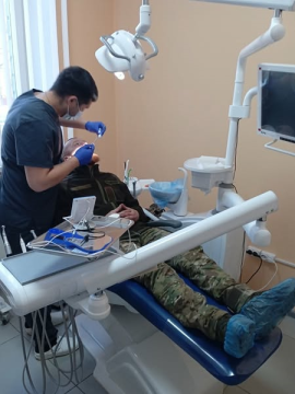 Більше десяти стоматполіклінік Рівненщини безкоштовно лікують зуби військовим