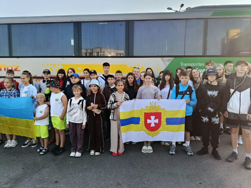 Ще одна група дітей вирушила на відпочинок до Артеку