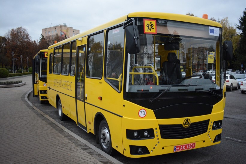 Парк шкільних автобусів Рівненщини знову розширився