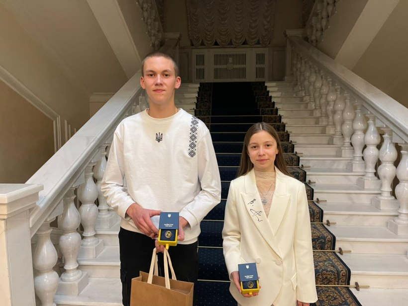 «Майбутнє України»: Президент України відзначив двох юних волонтерів із Рівного