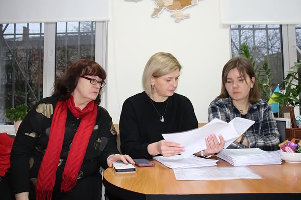 Майже півсотні Захисників України отримали від Рівненської громади фінансову допомогу