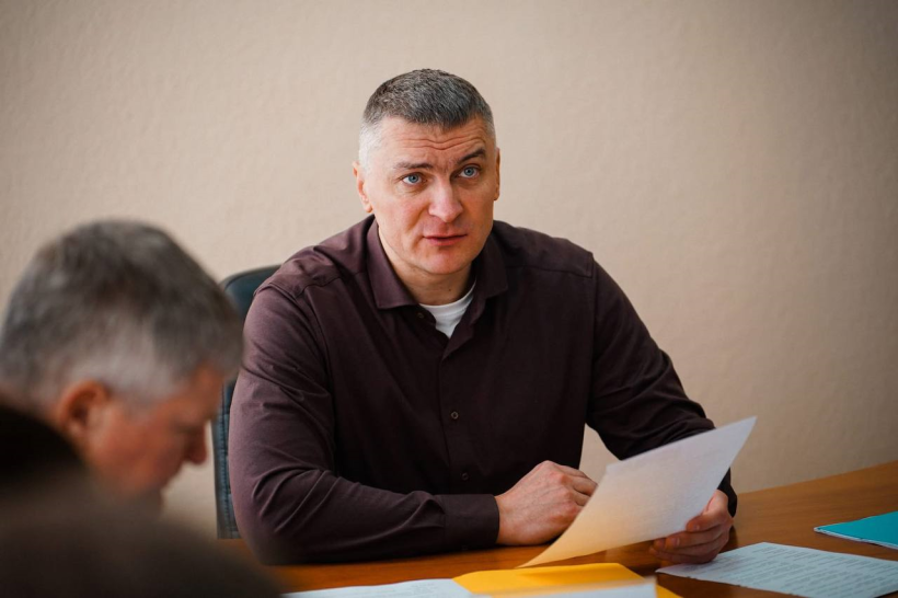 Чи виплачуються рівнянам зарплати вчасно? Влада Рівненщини запевняє, погасили борги на понад 14 мільйонів