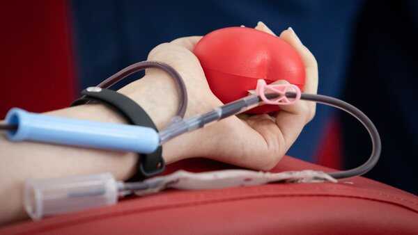 У Рівному продовжують закликати всіх здати кров: це потрібно для порятунку життів інших