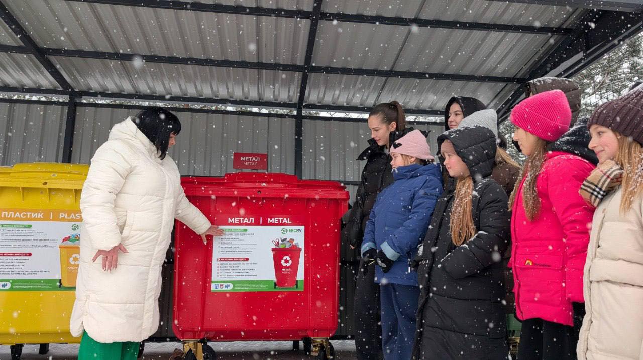 «Найлегше навчити дітей»: як Рівне переймає досвід сортування сміття у європейців (ВІДЕО)