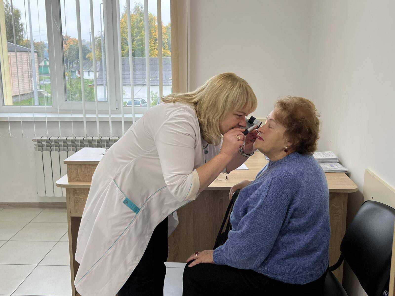 Фахівці мобільної бригади Рівненського шкірвендиспансеру вирушають у громади області