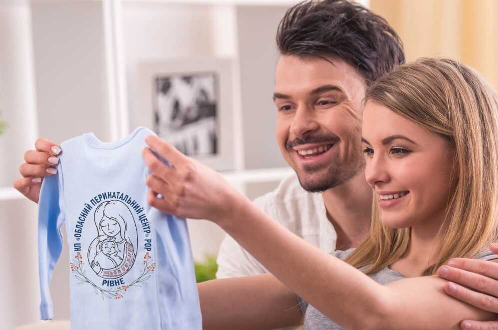 Школа відповідального батьківства у Рівненському перинатальному центрі повертається: який графік занять