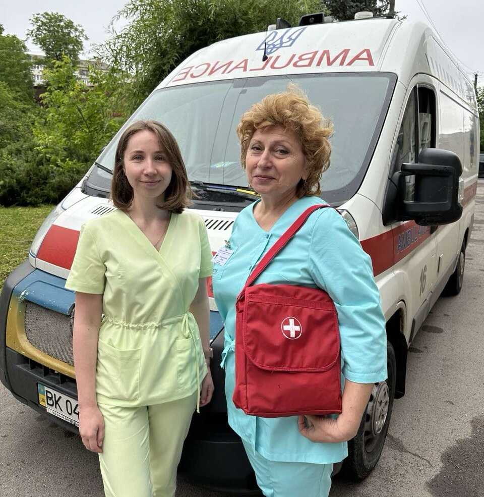 Фахівці Рівненської обласної інфекційної лікарні допомагають пацієнтам за їхнім місцем проживання