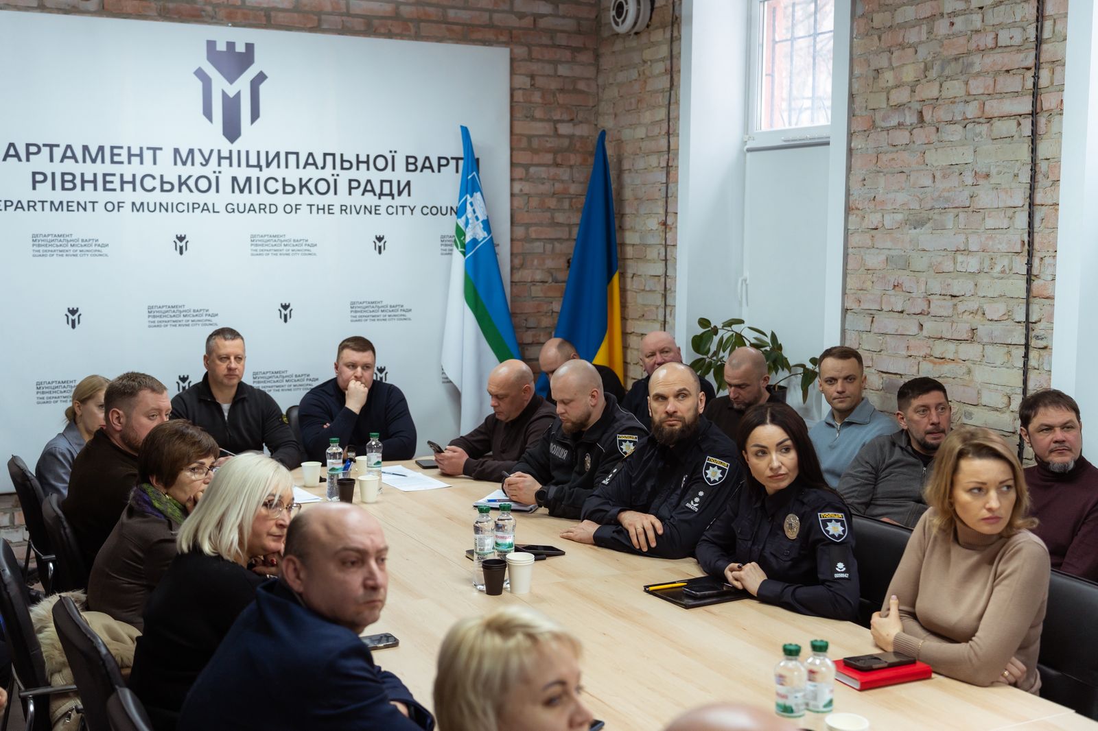 Питання до органів міста за одним номером телефону: в Рівному презентували оновлену гарячу лінію