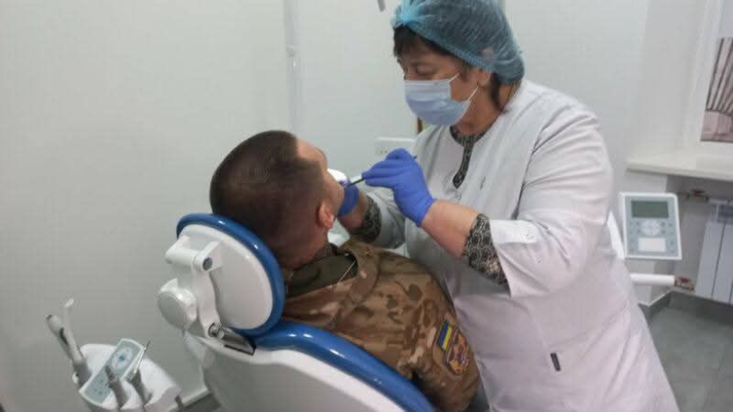 Більше чотирьох тисяч військових та ветеранів полікували безкоштовно зуби на Рівненщині
